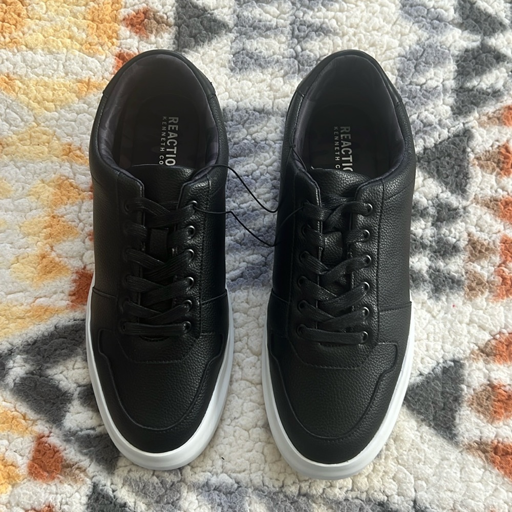 Men’s size 11 black Kenneth Cole Ready Sneaker.
